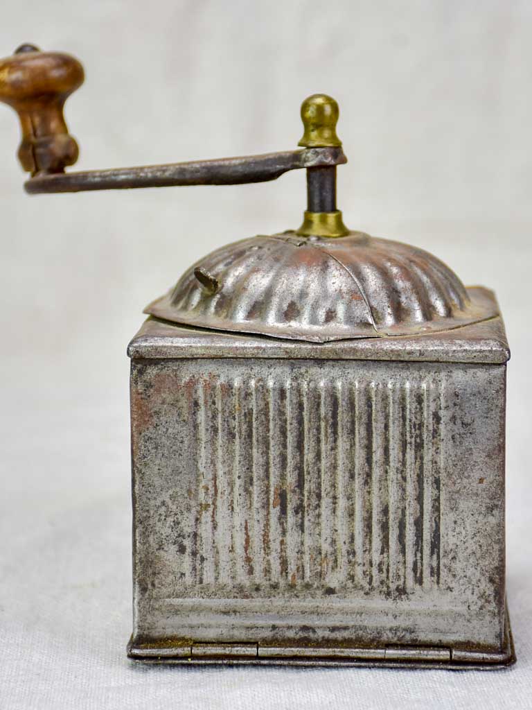 Coffee grinder (Leinbrock's Ideal) French, 19th-century – Chez Pluie