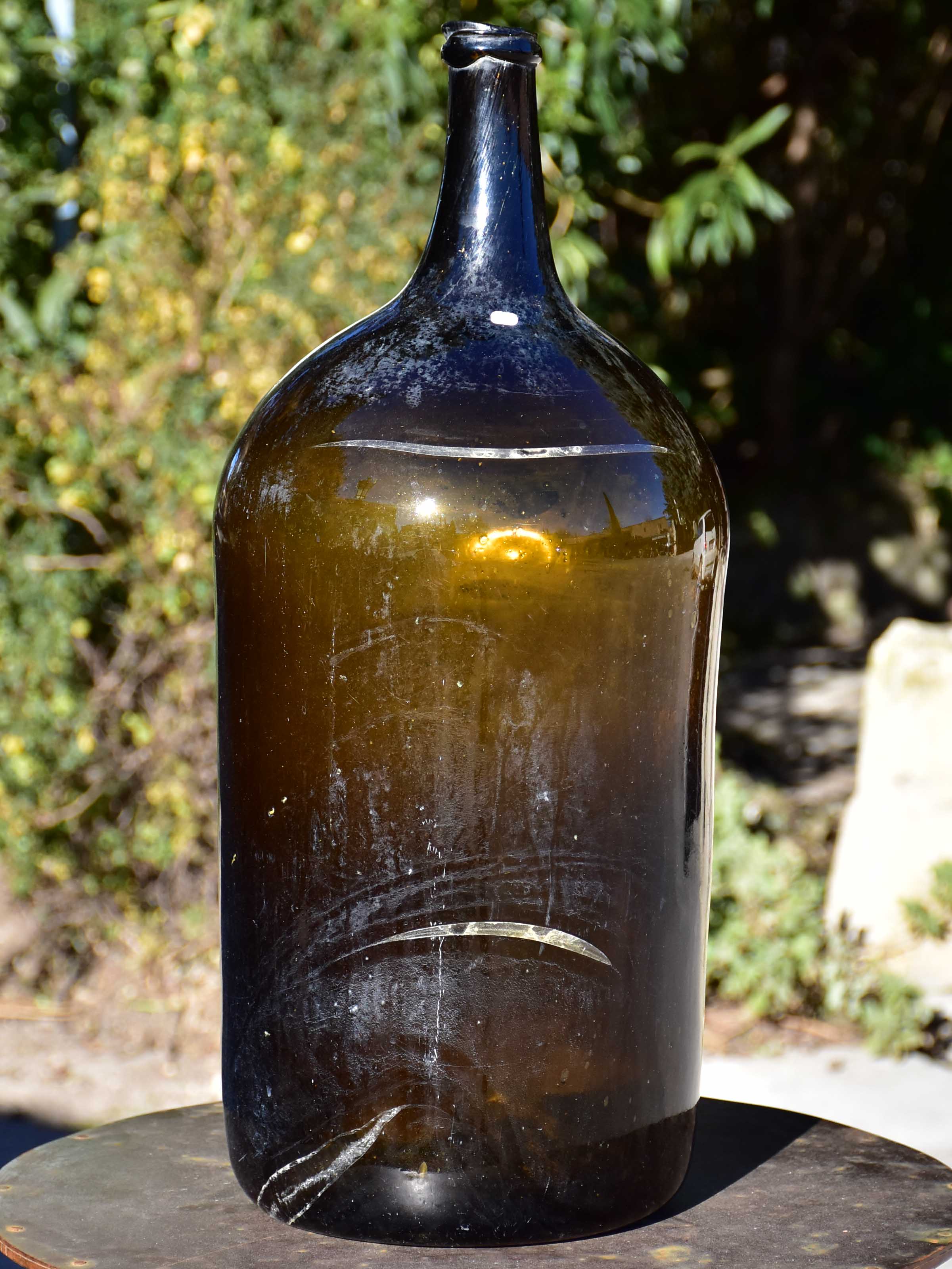 Large antique French wine bottle from Trinquetaille – Chez Pluie