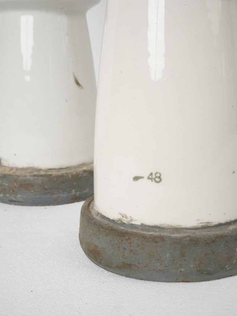 Minimalist industrial ceramic shaft lamps  