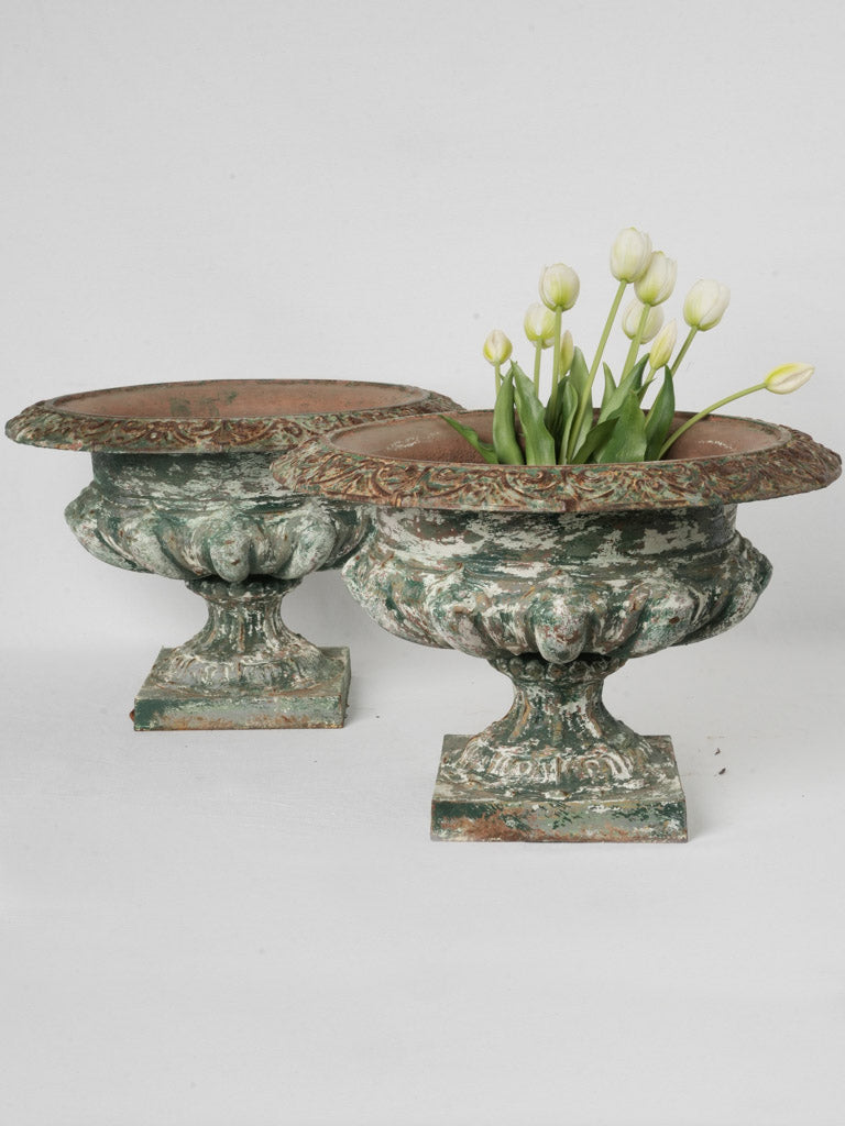 Classical distressed Medici urns