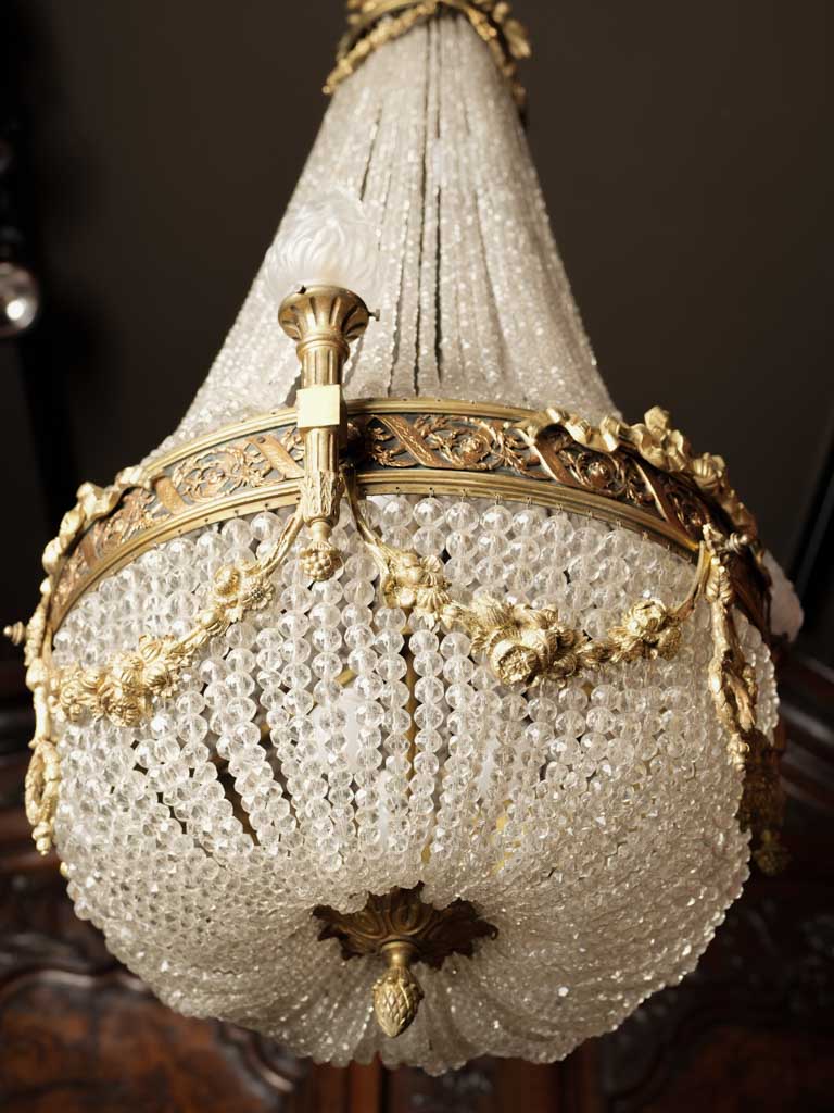 Detailed, elegant 19th-century Montgolfier chandelier