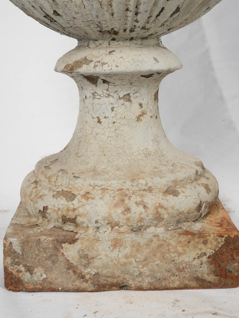 Elegant antique patina Medici urn