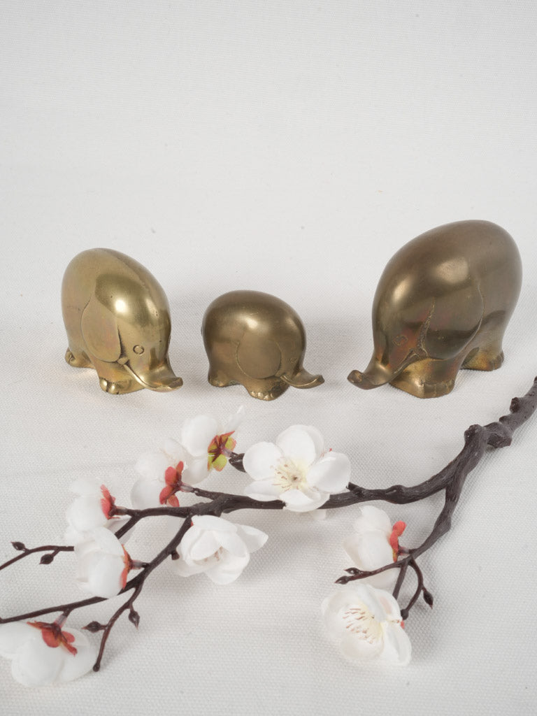 Family of 3 Charming Brass Elephant Sculptures / Paperweights