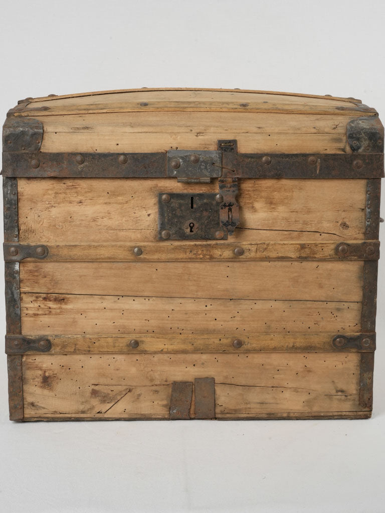 Patina-covered, sturdy larch chest