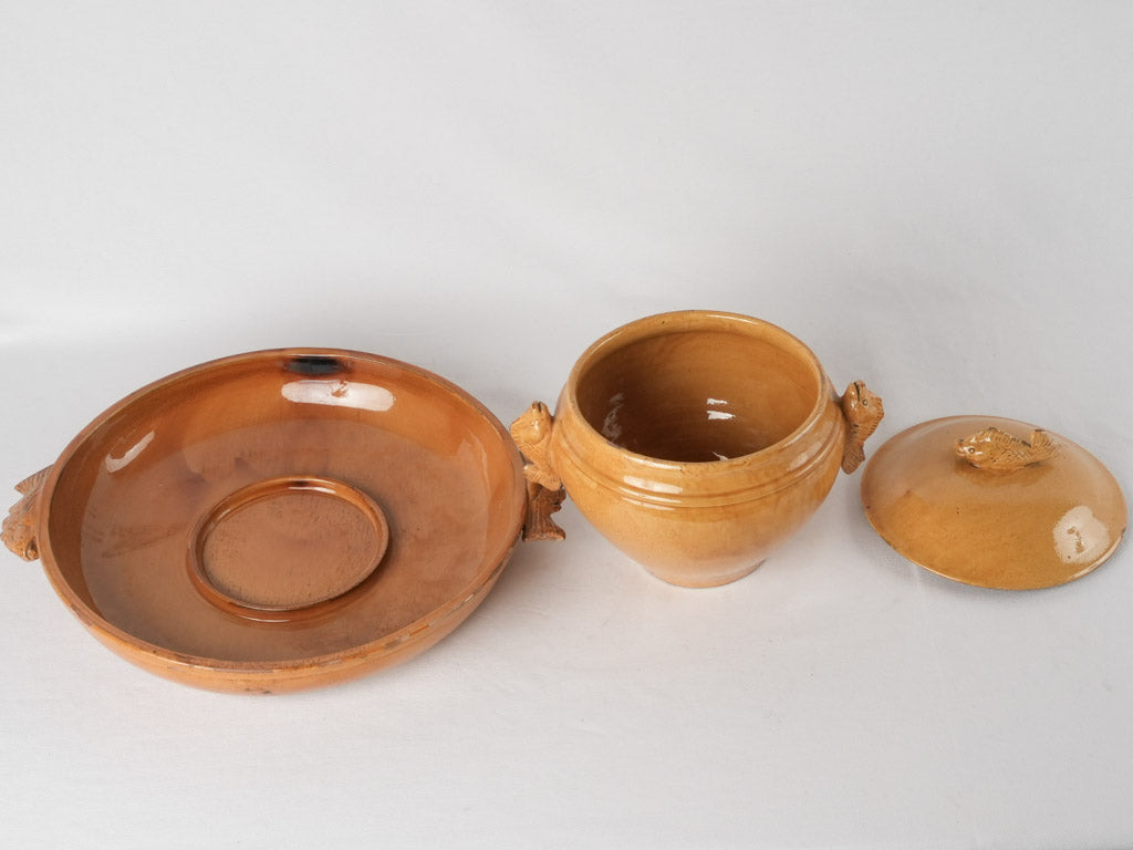 Nostalgic ocher Vallauris servingware