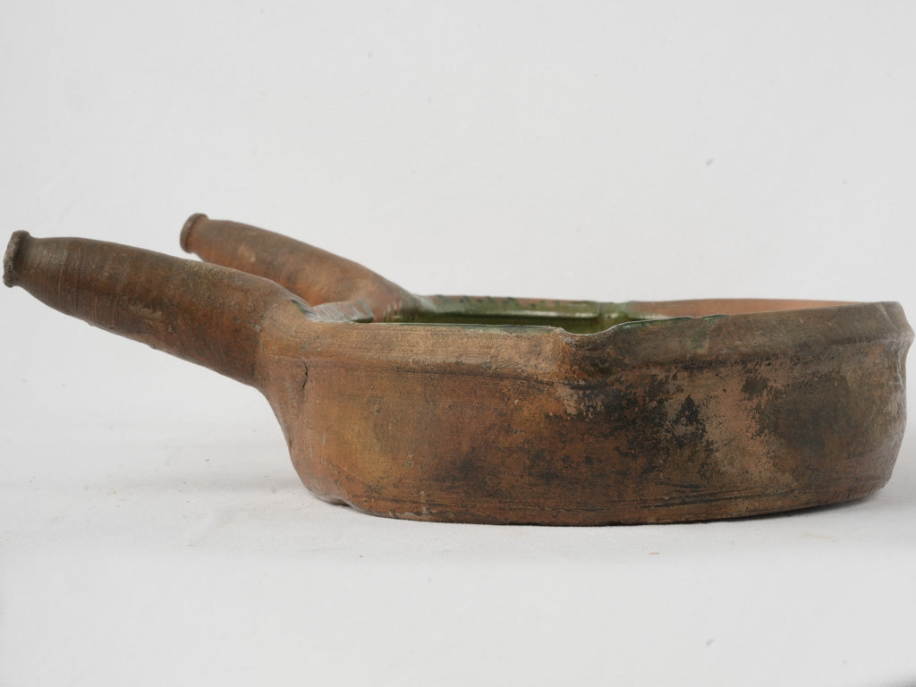 Antique integrated-handle cookware