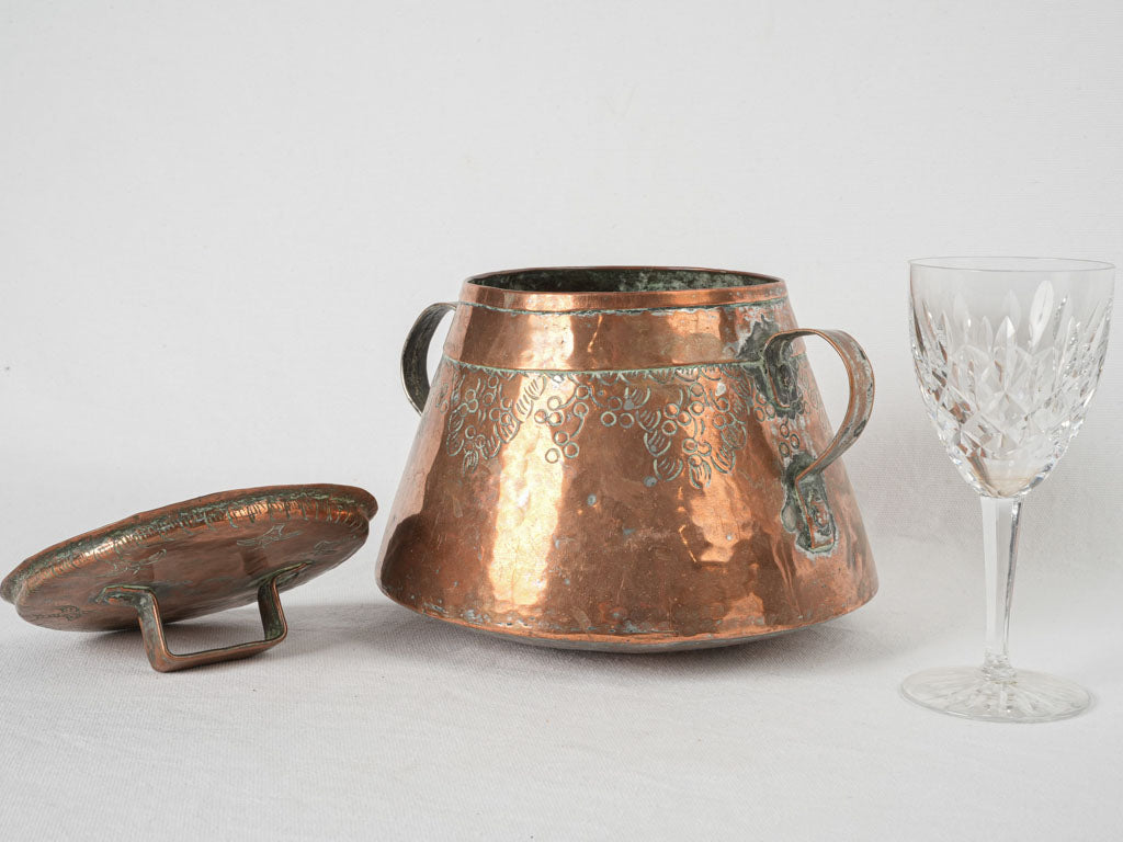 Charming 18th-century adorned copper daubière