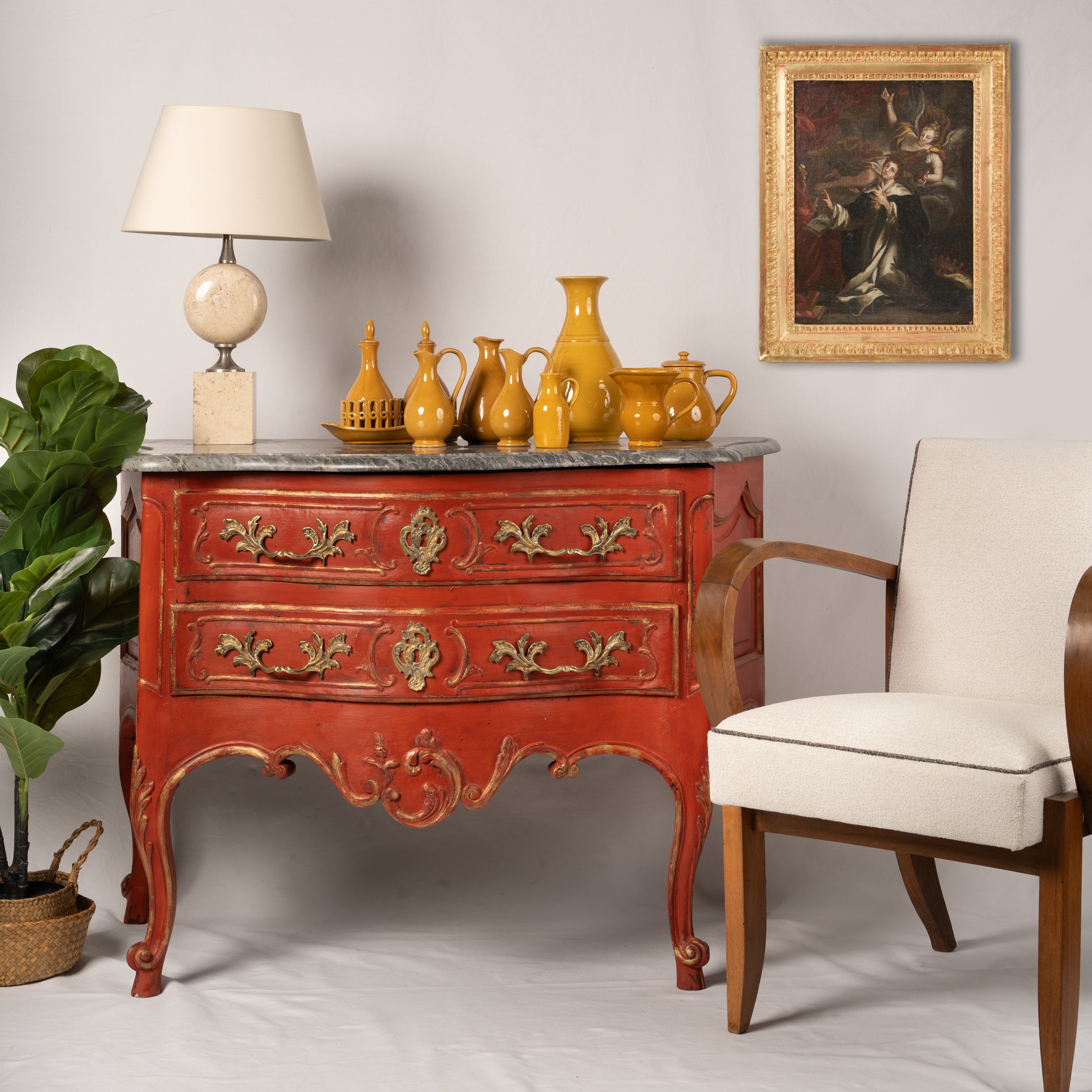 Antique curved Provençal red commode