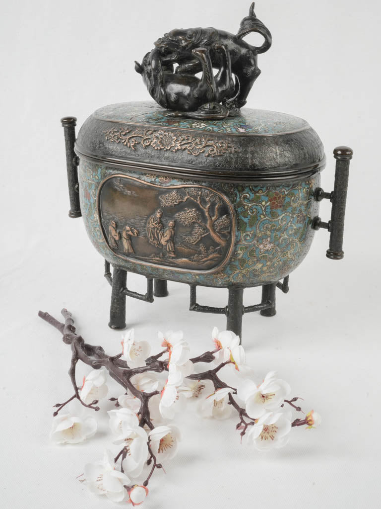 Vibrant cloisonné enamel burner  