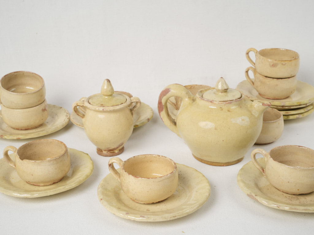 Utilitarian pottery teapot set