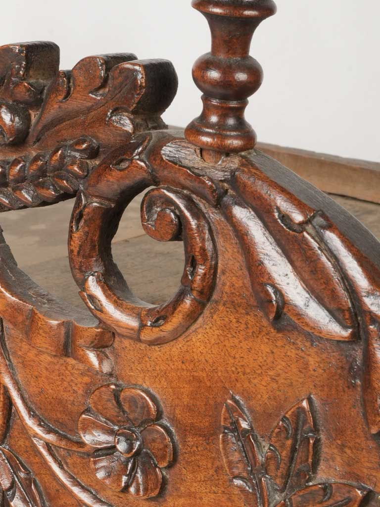 Finely crafted French provincial pannetière  