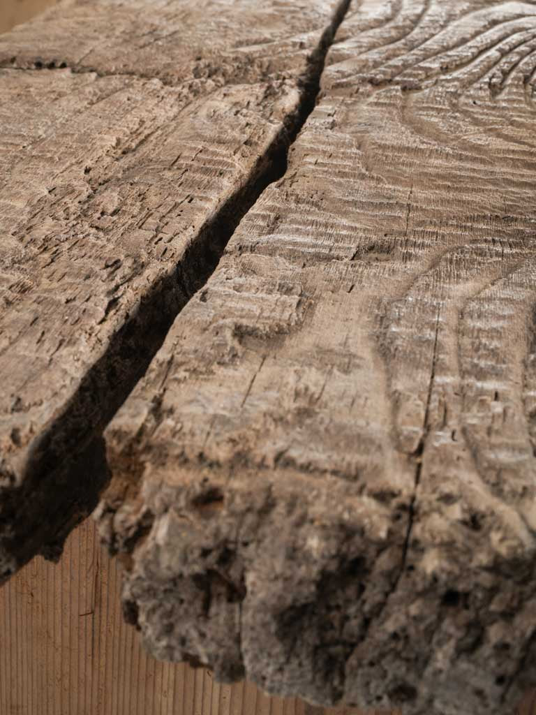 Traditional oak mountainous console table