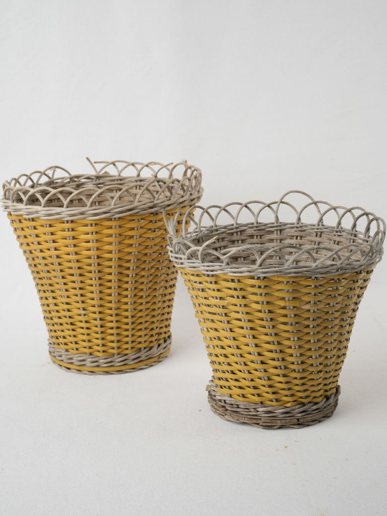 Provencal, Interlocking Arch Waste Baskets