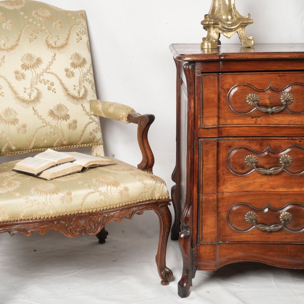 Delicate ornamentation French fauteuil