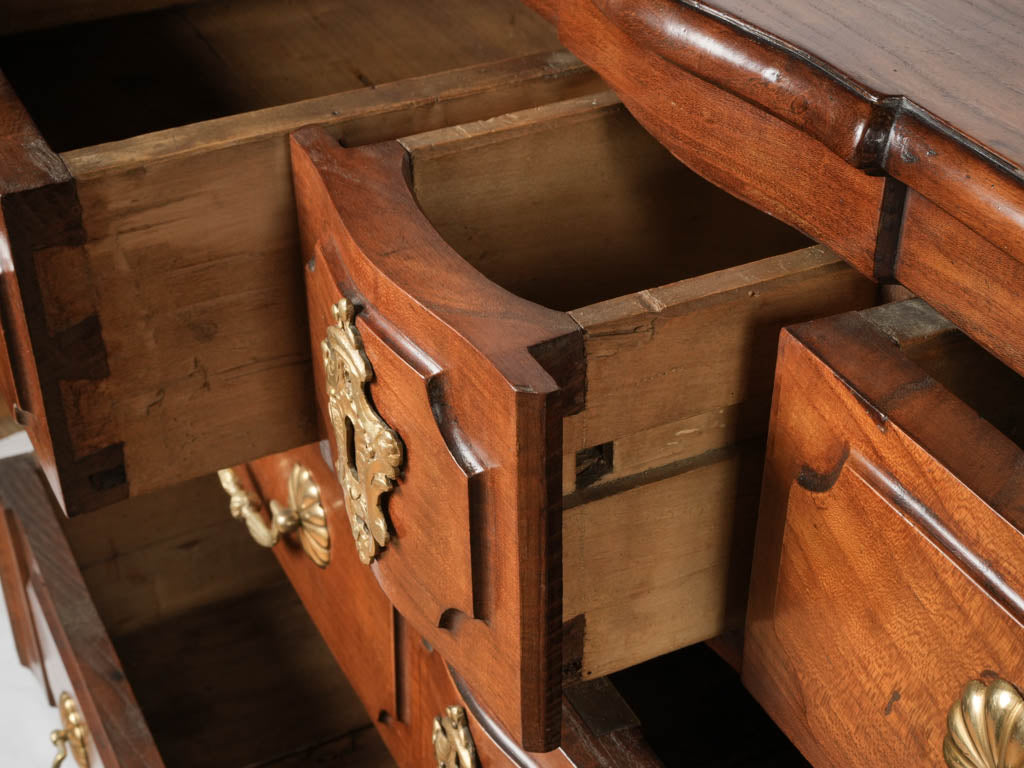 Stylish hidden-drawer commode