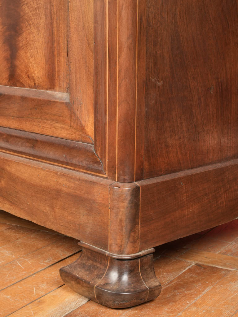 Richly veined walnut sideboard top  