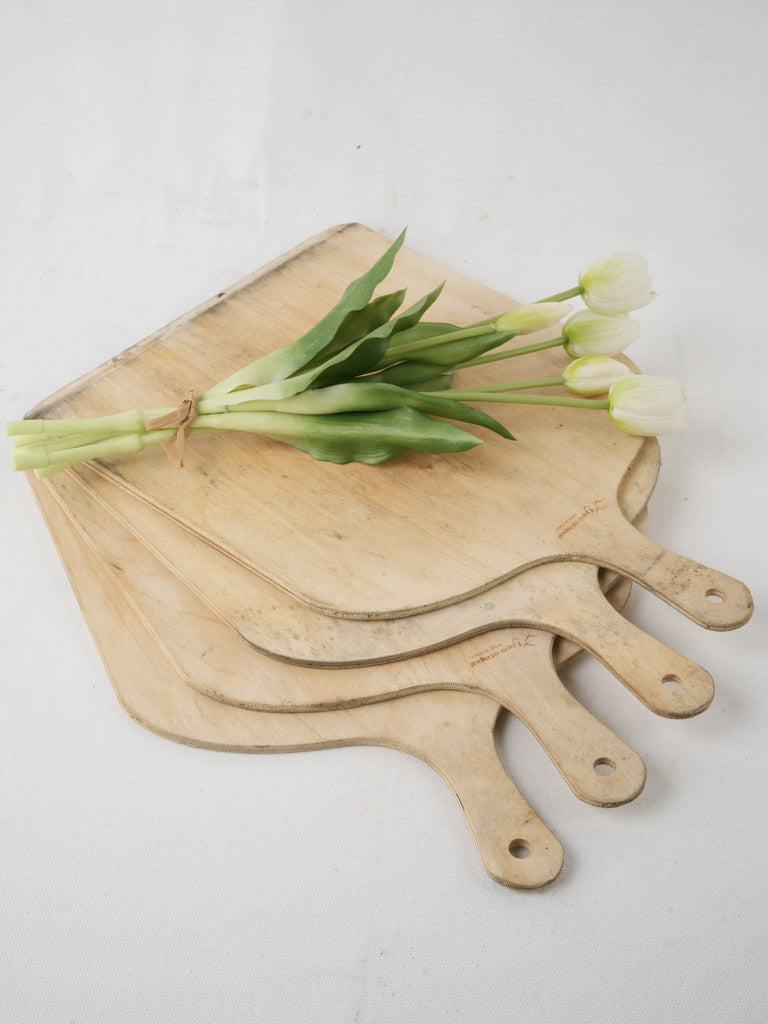 Provençal wooden pizza trays