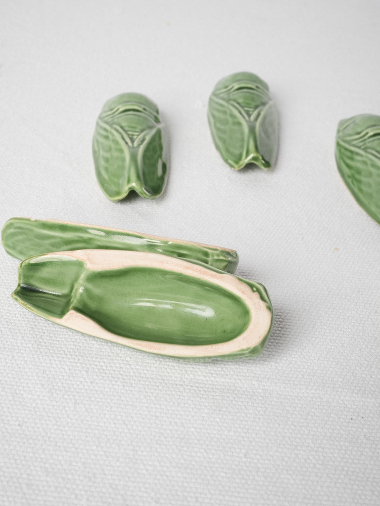 Decorative sun-drenched cicada knife rests