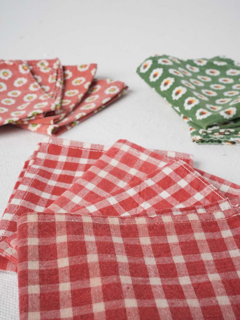 Charming Provencal mini-patterned napkins