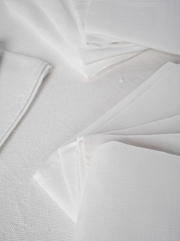 Elegant vintage French linen serviettes 