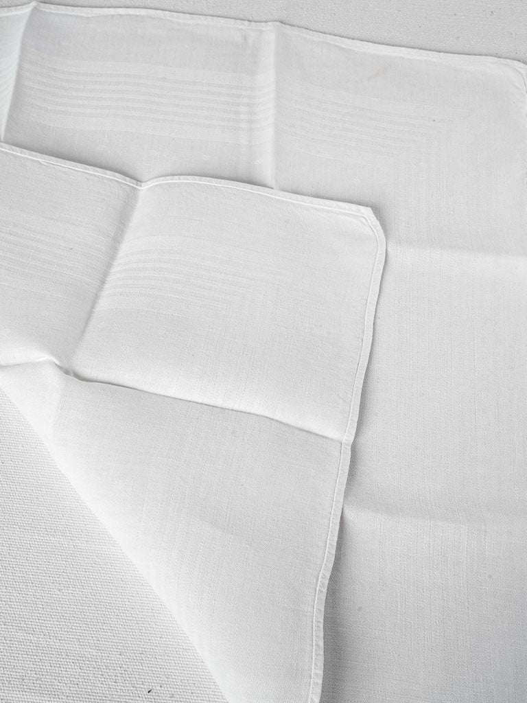 Timeless pure white table linen 