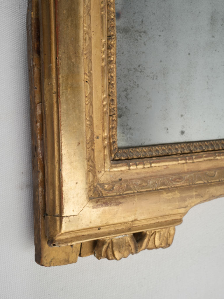 Timeless 18th-Century Giltwood Mirror