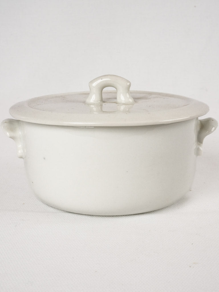 Very small tureen w/ flat lid - white 4"