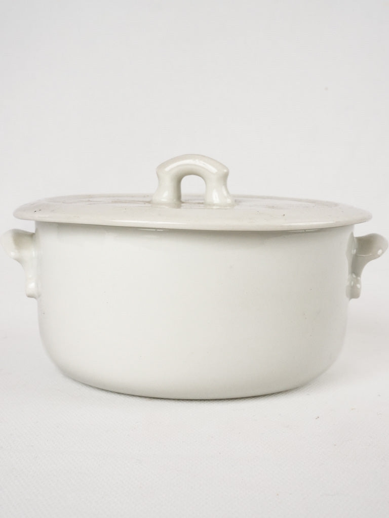 Very small tureen w/ flat lid - white 4"