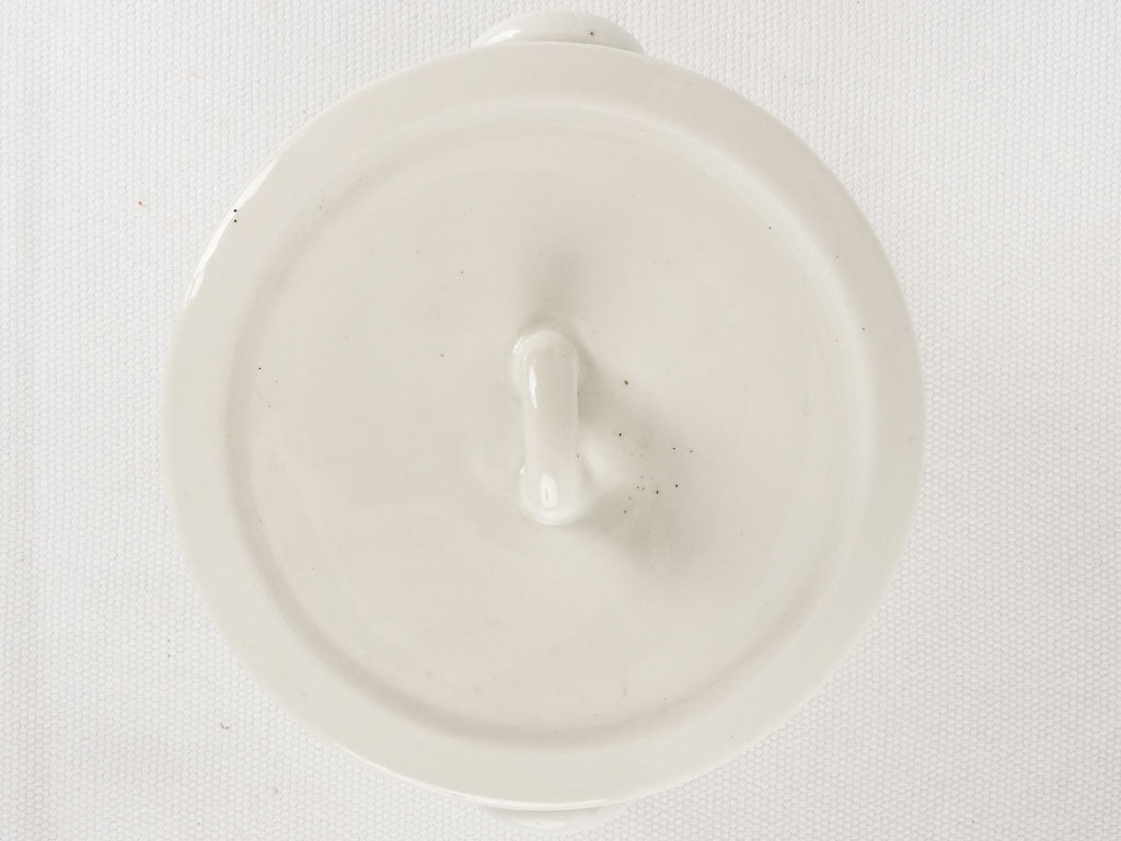 Very small tureen w/ flat lid - white 4"