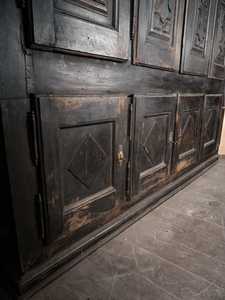 Large black boiserie wardrobe 103¼" x 91¼" x 23¾"