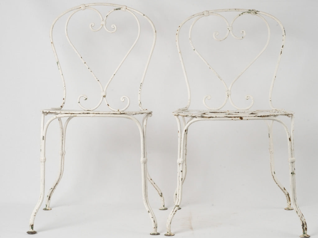 Classic Rustic Heart-Shaped Patio Furniture