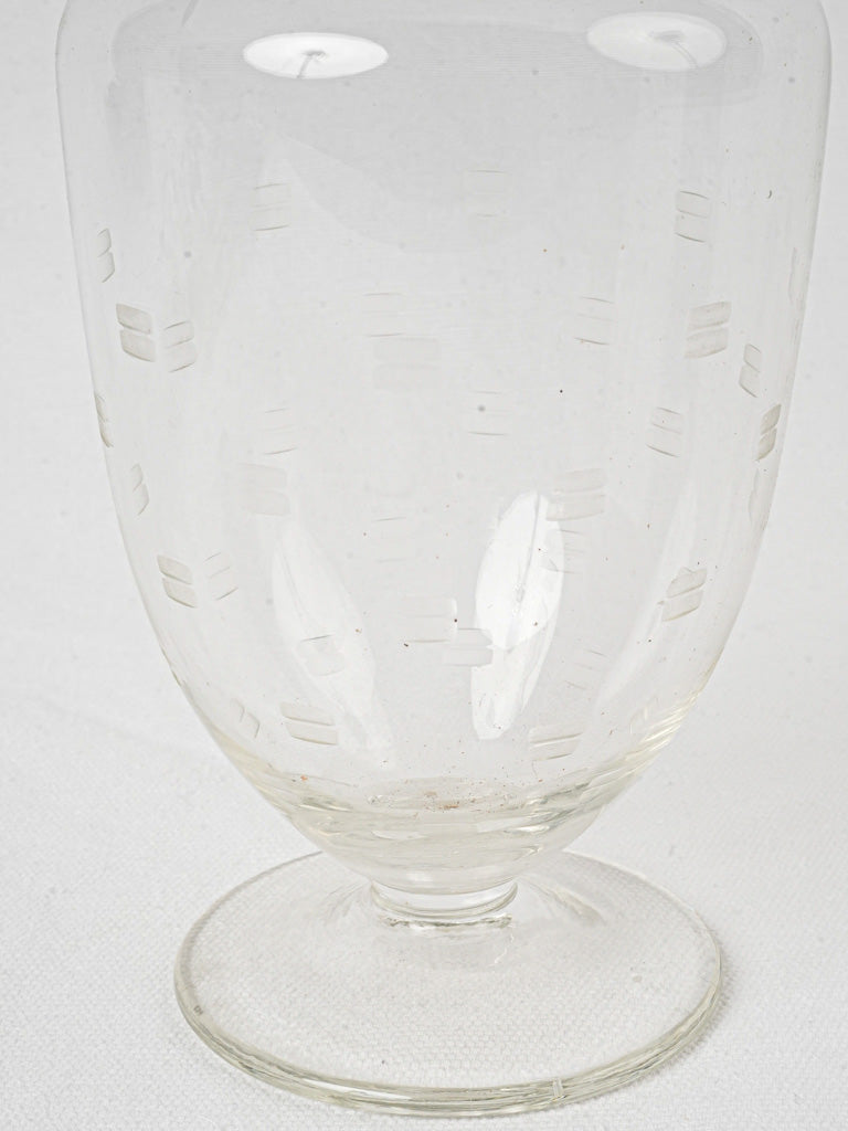 Refined mid-century glassware piece