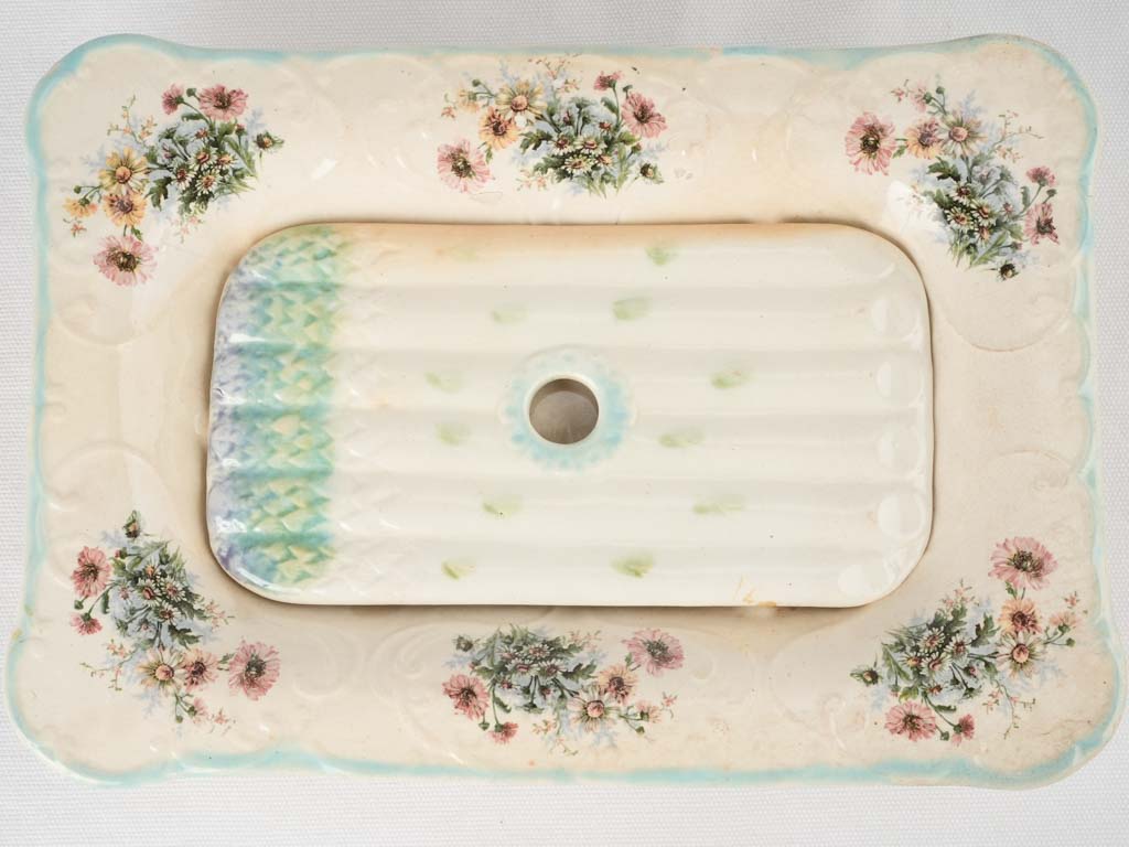 Historical seaside daisy design serving dish