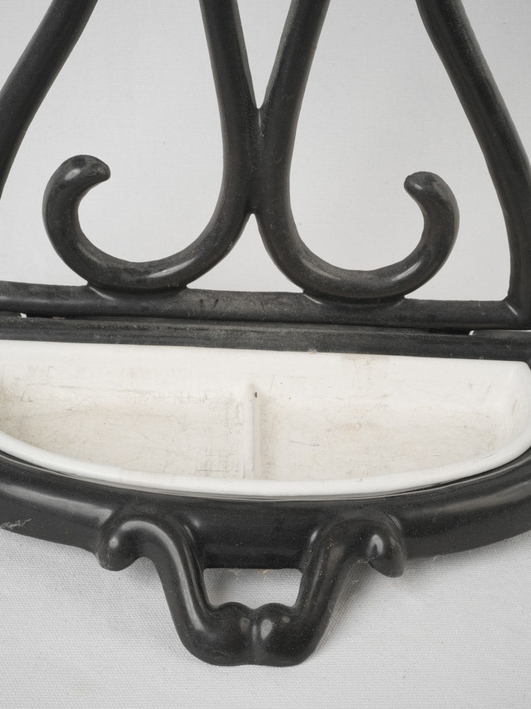 Refined historical cast iron piece  