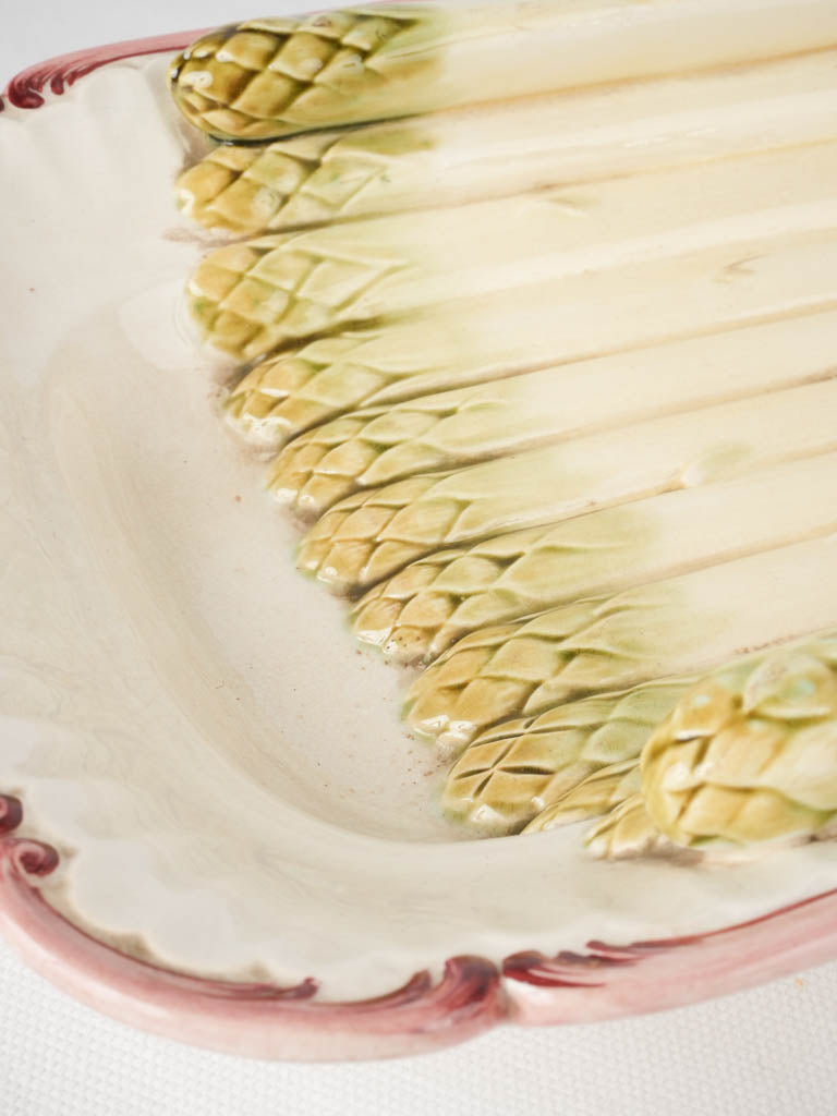 Early 20th-century Majolica acanthus platter