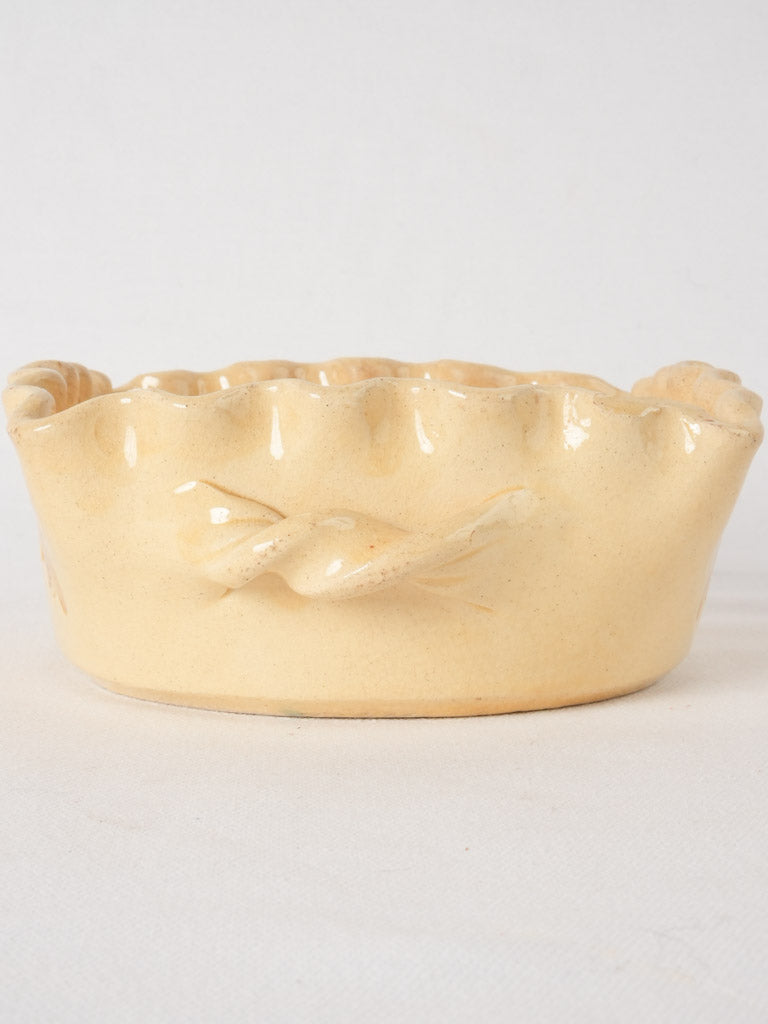 Charming pastel-yellow bee-embellished dessert bowl