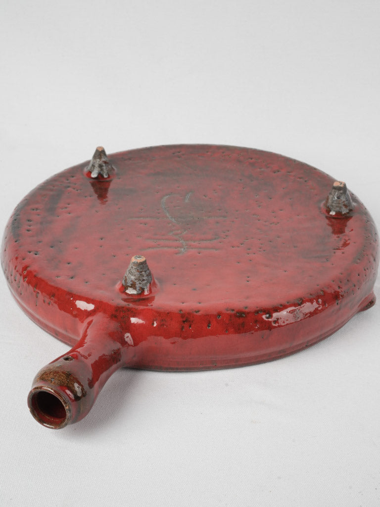 Aged Vallauris pottery pan by Hofmann | Pair of large red ceramics - Gérard Hofmann (1917-1965) - 20½