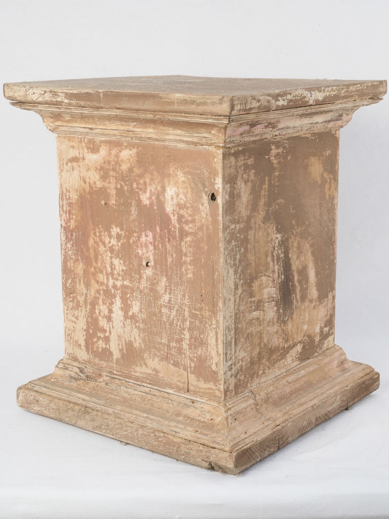 Symmetrical antique pedestals