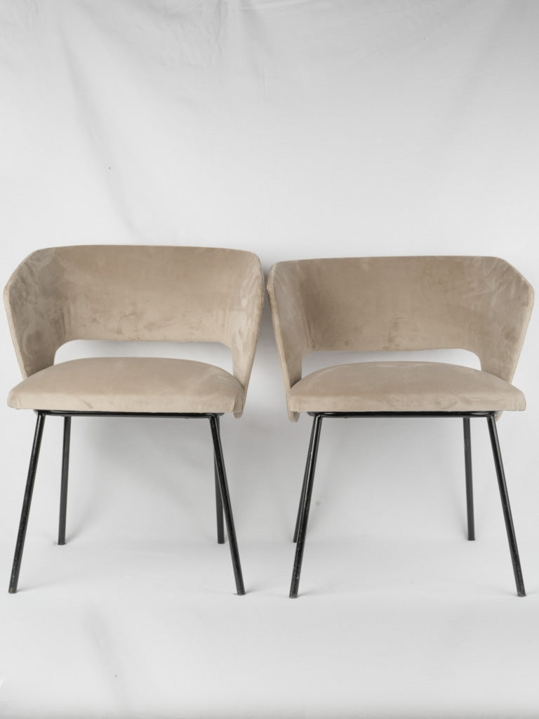 Innovative 1958 Michel Ducaroy shell chairs