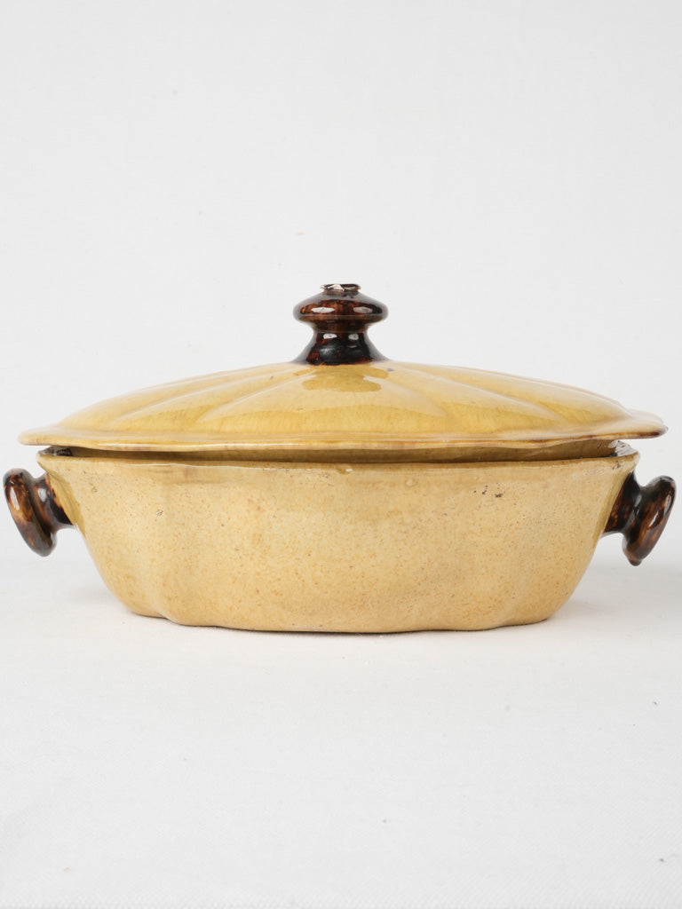 Artisanal early 20th-century soupière  