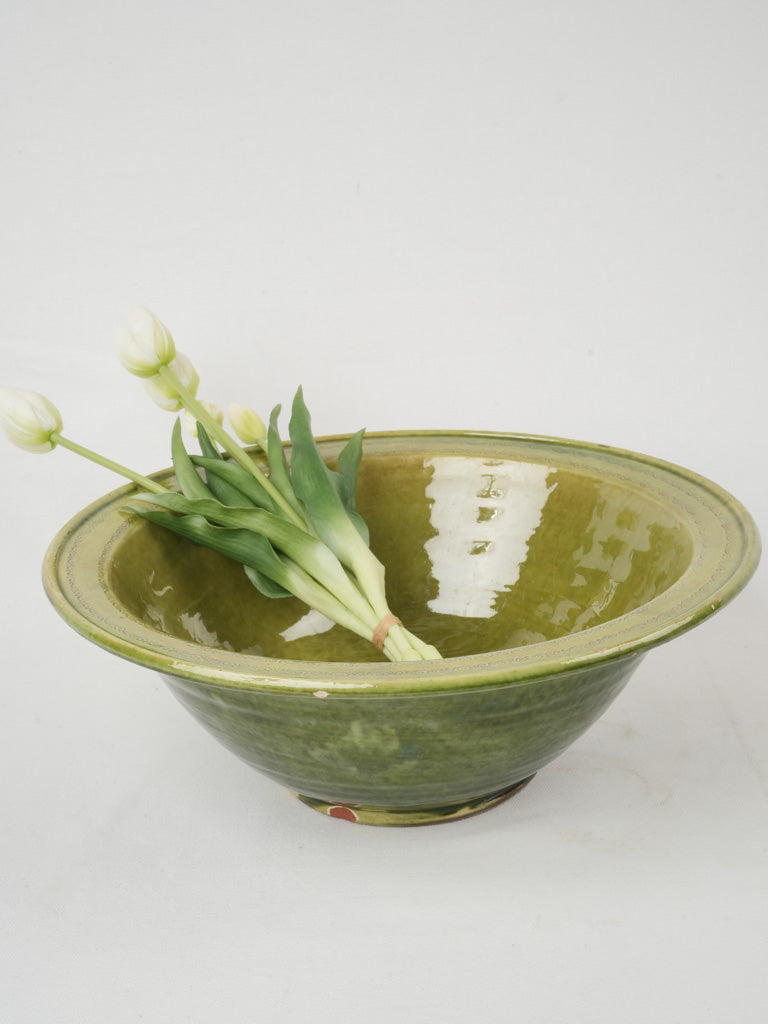 Country-style large ceramic salad bowl