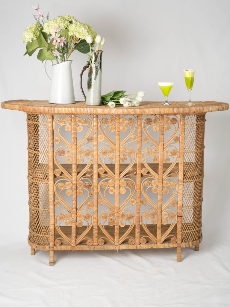 Vintage rattan cocktail bar - Italian