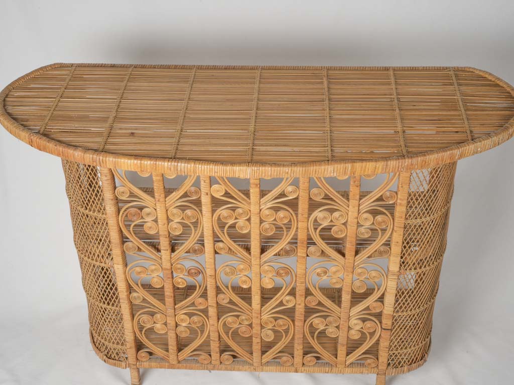 Vintage rattan cocktail bar - Italian