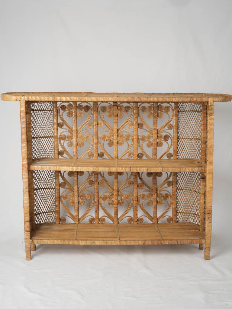 Vintage rattan cocktail bar - Italian