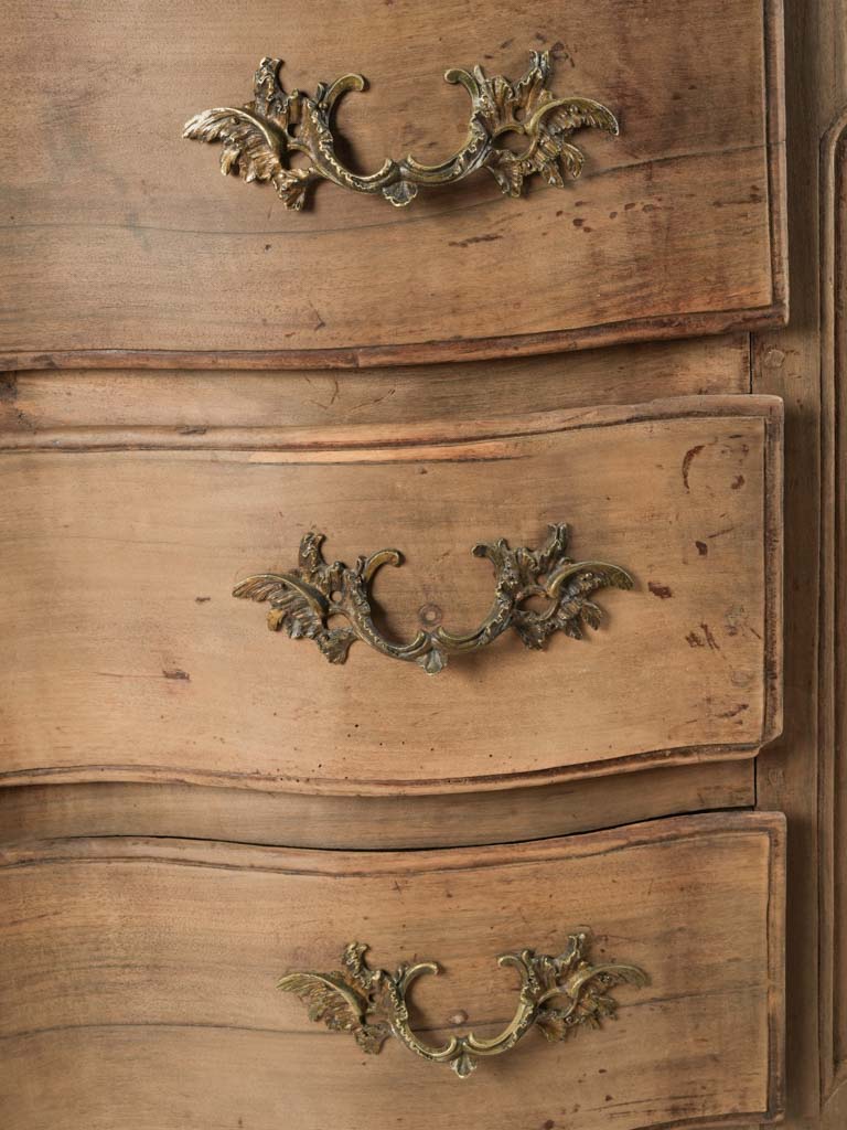 Beautiful French country chest of drawers