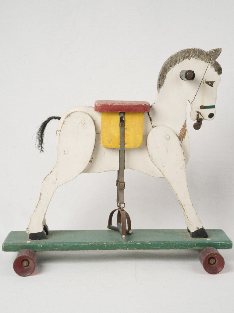 Expressive face riding toy