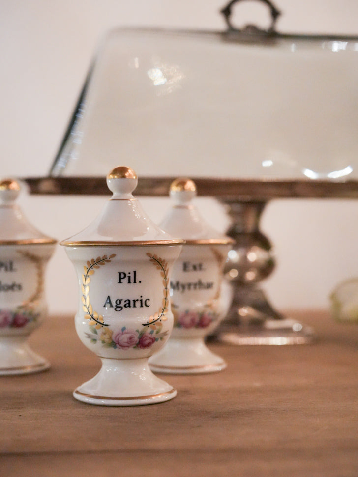 Elegant footed glass cake stand