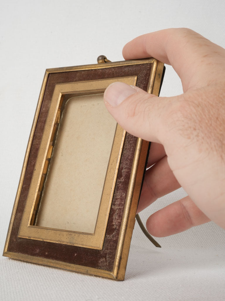 Good condition vintage portrait frame