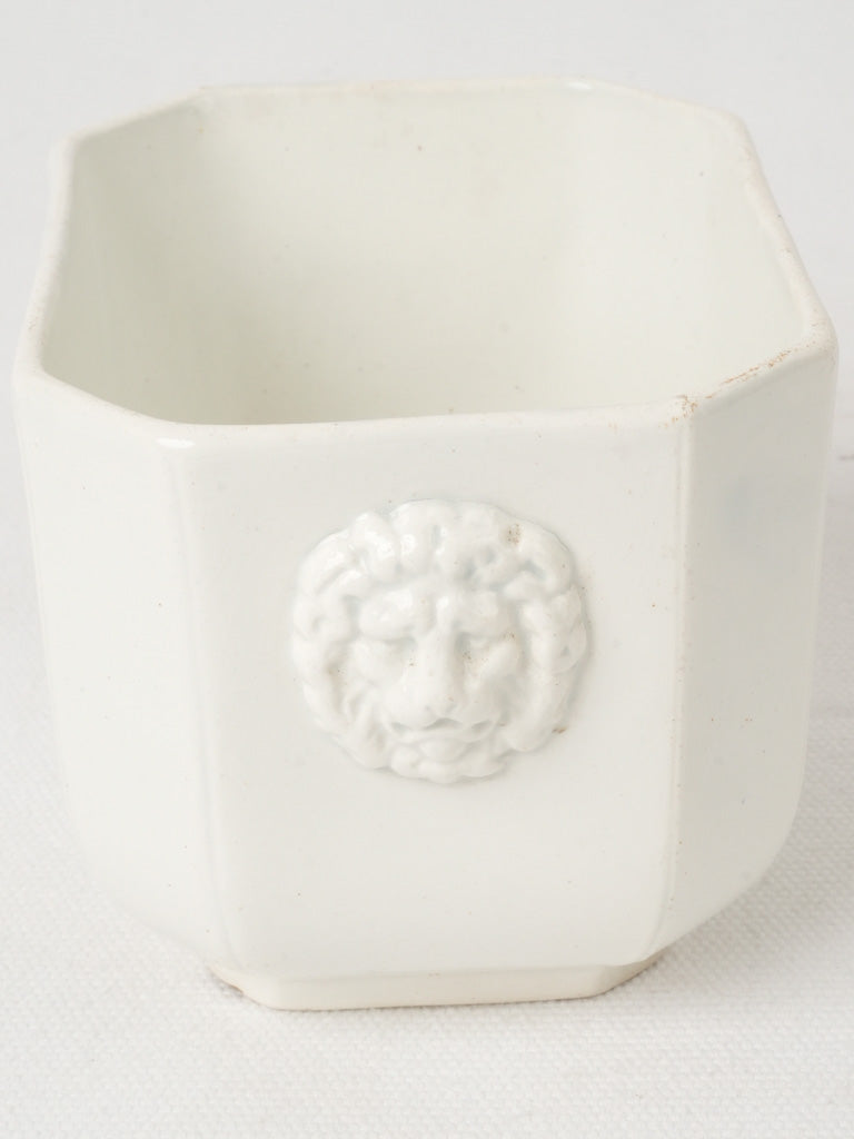 Rustic lion-head white earthenware pot