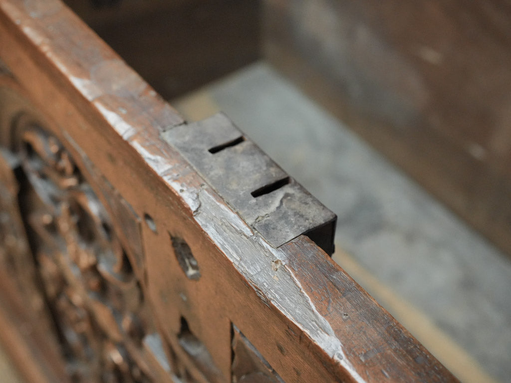 Fissure-marked historical chest  